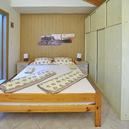 Apartman-studio Vanda ביבינייה