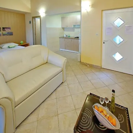 Apartman-studio Vanda דירה ביבינייה